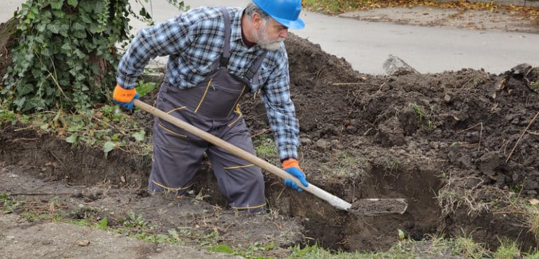 Poll: How Outdoor Working This Summer Affects Your Love Life